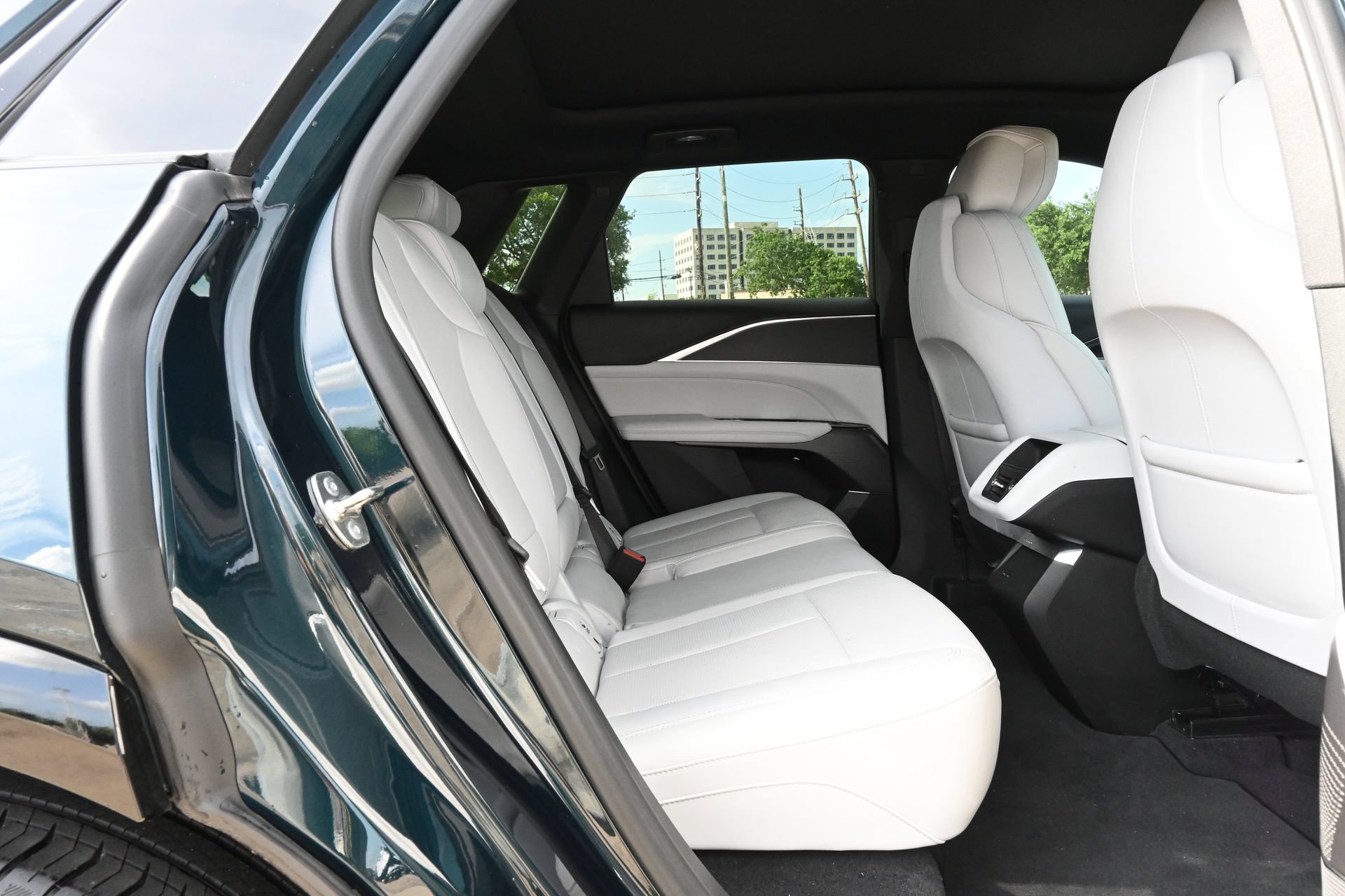 Used 2024 Cadillac Lyriq Luxury RWD image 24