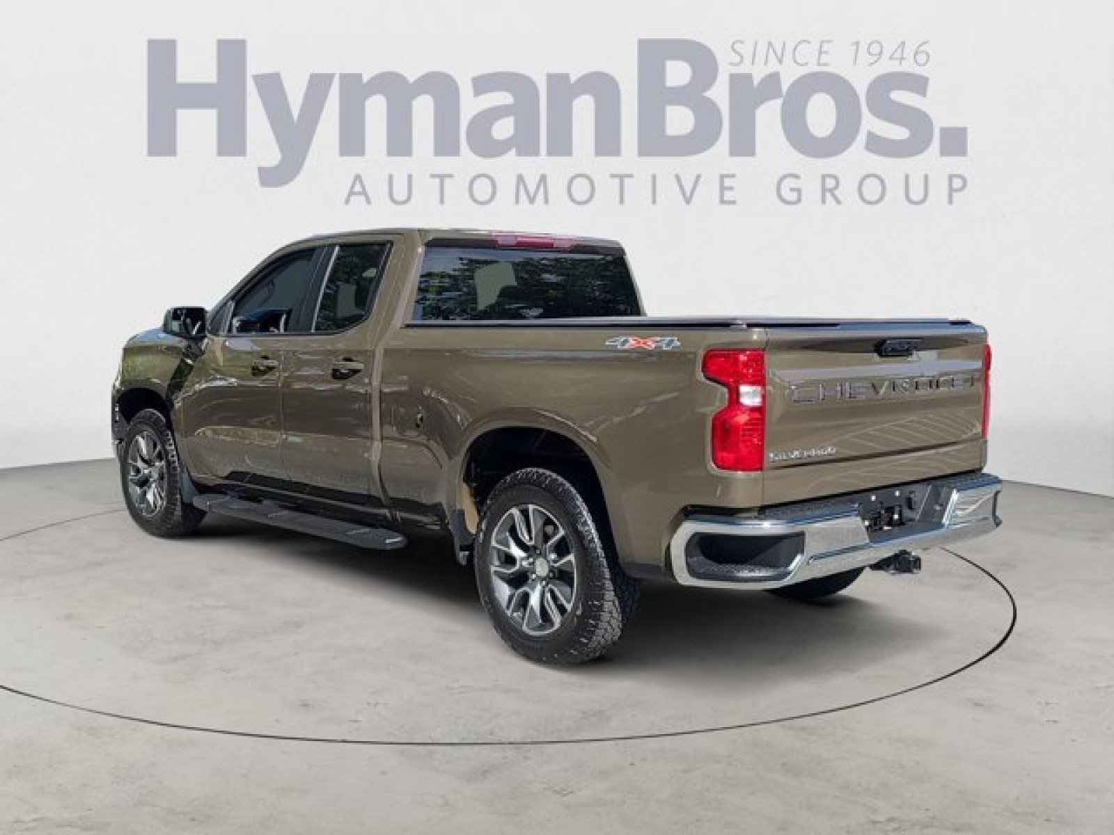 Used 2023 Chevrolet Silverado 1500 LT AWD/4WD image 5