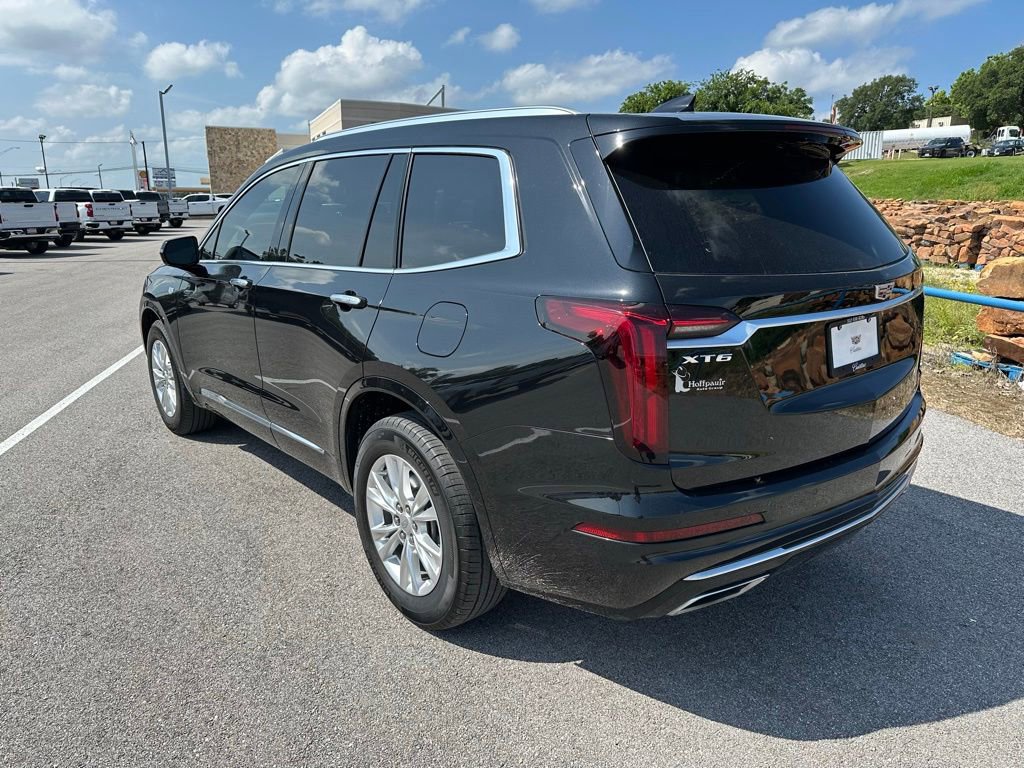 Used 2024 Cadillac XT6 Luxury FWD image 2