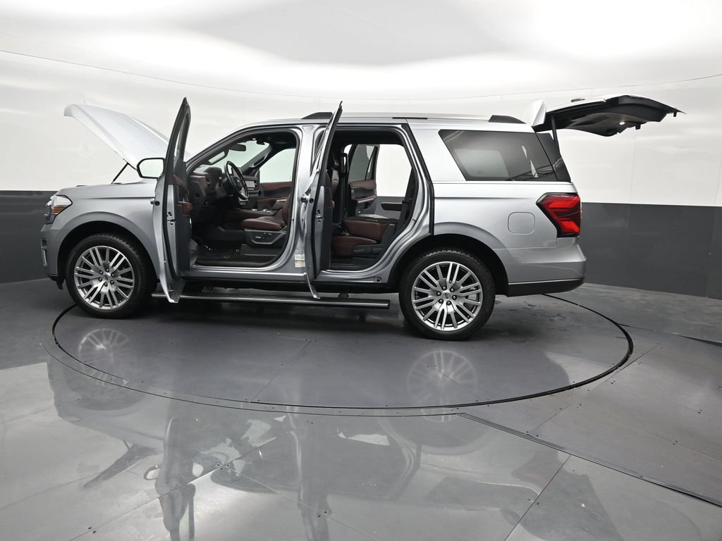 Used 2023 Ford Expedition Limited AWD/4WD image 34