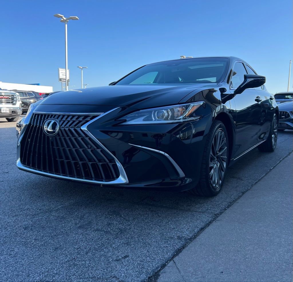 Used 2024 Lexus ES 350 Luxury w/ Accessory Package (Z2) image 8
