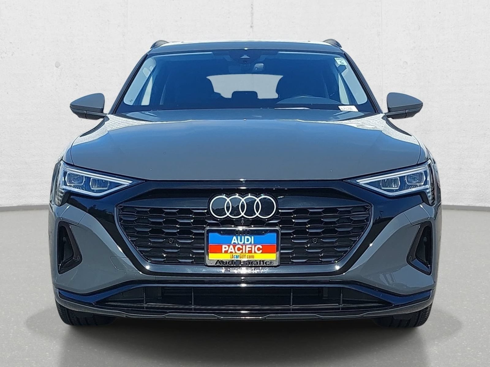 Used 2024 Audi Q8 e-tron Premium Plus w/ Premium Plus Package AWD/4WD image 2