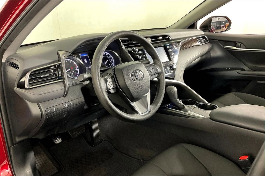 Used 2019 Toyota Camry LE image 18