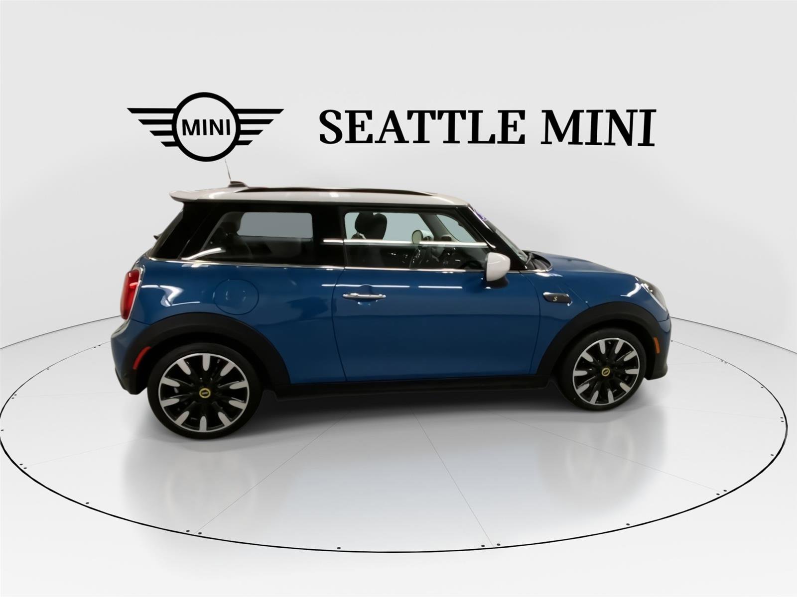 Certified 2023 MINI Cooper SE image 12
