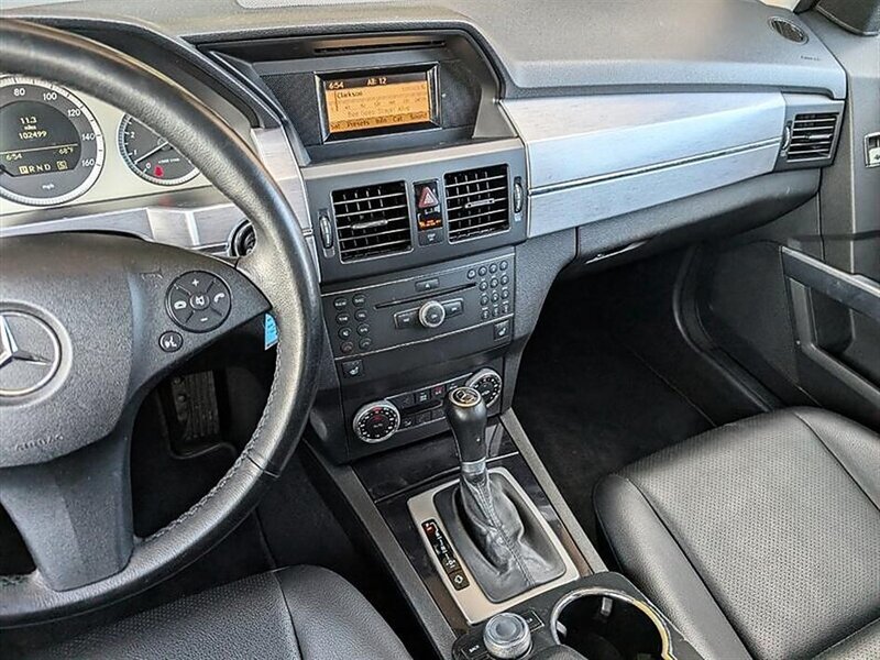 Used 2010 Mercedes-Benz GLK 350 4MATIC image 23