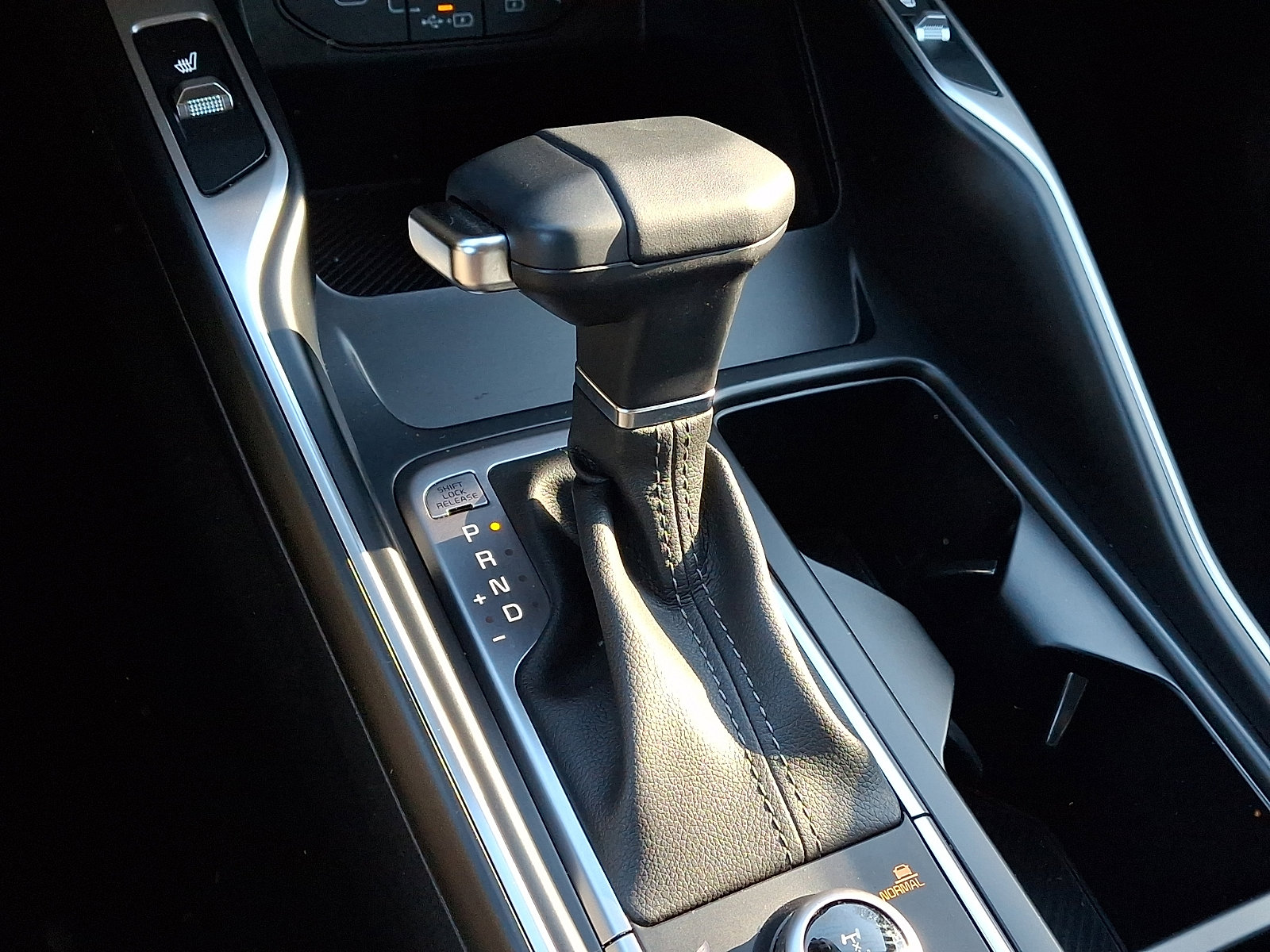 Certified 2025 Kia Sorento S image 13