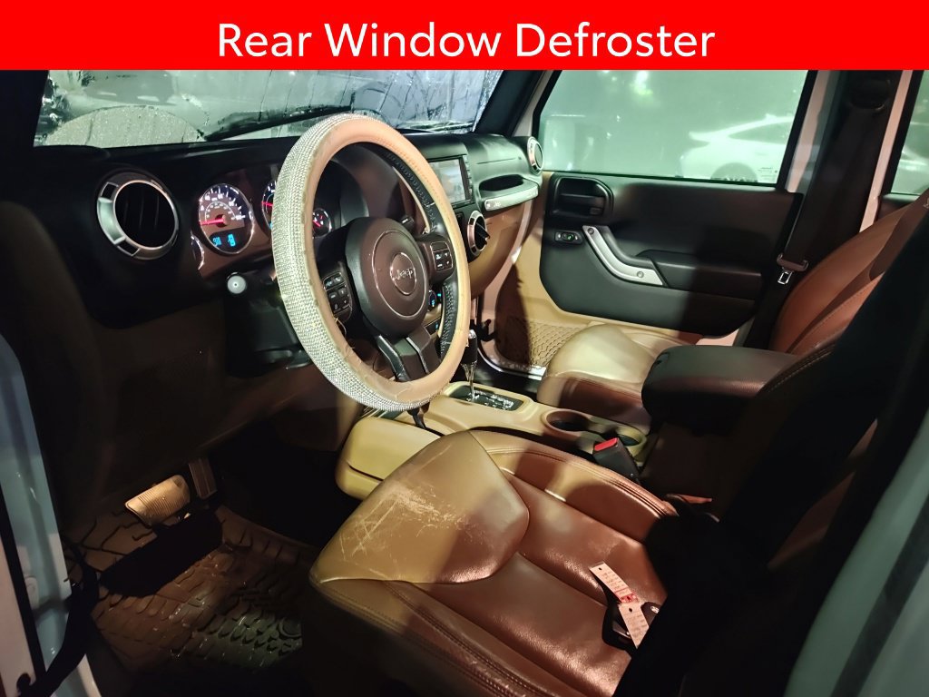 Used 2017 Jeep Wrangler Unlimited Sahara w/ Connectivity Group AWD/4WD image 11