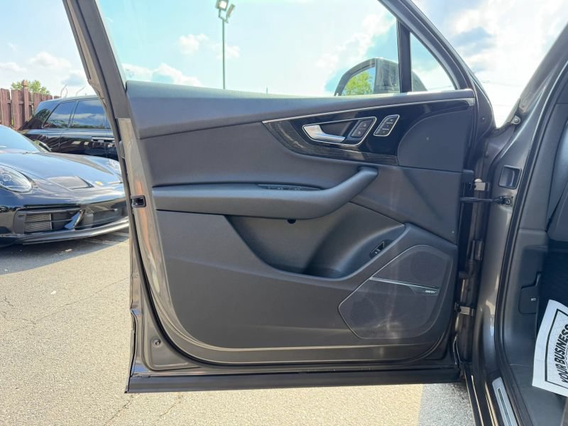 Used 2019 Audi Q7 3.0T Prestige AWD/4WD image 10
