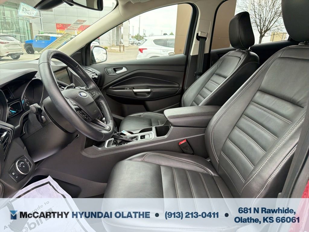 Used 2019 Ford Escape Titanium image 4