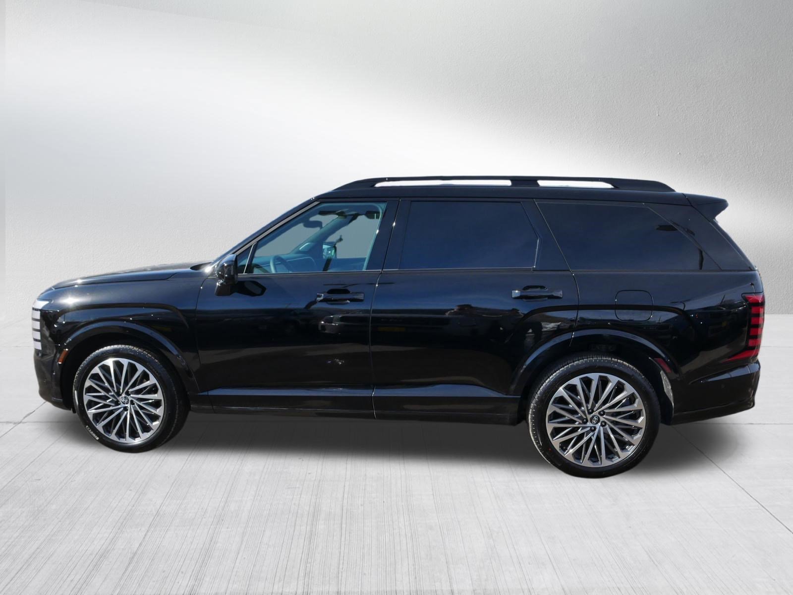 Used 2026 Hyundai Palisade Calligraphy image 4