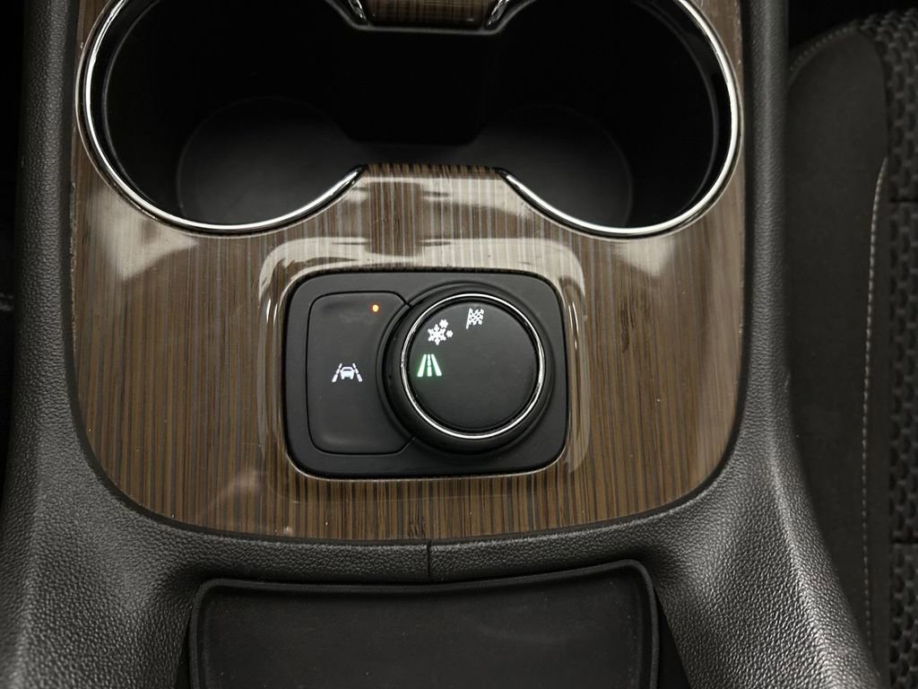 Used 2023 GMC Acadia SLE image 50