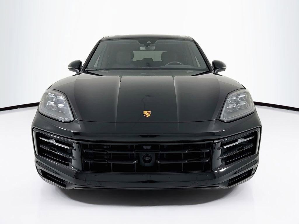 Certified 2024 Porsche Cayenne AWD/4WD image 6
