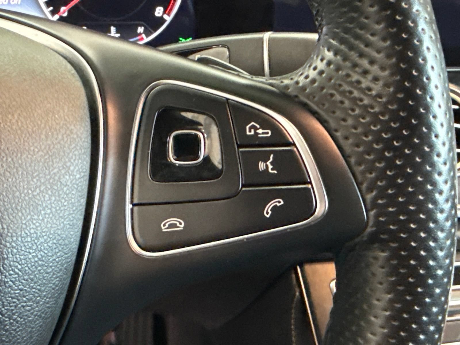 Used 2018 Mercedes-Benz E 300 image 25