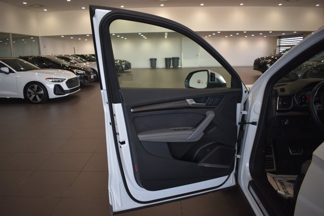 Used 2022 Audi SQ5 Premium Plus AWD/4WD image 9