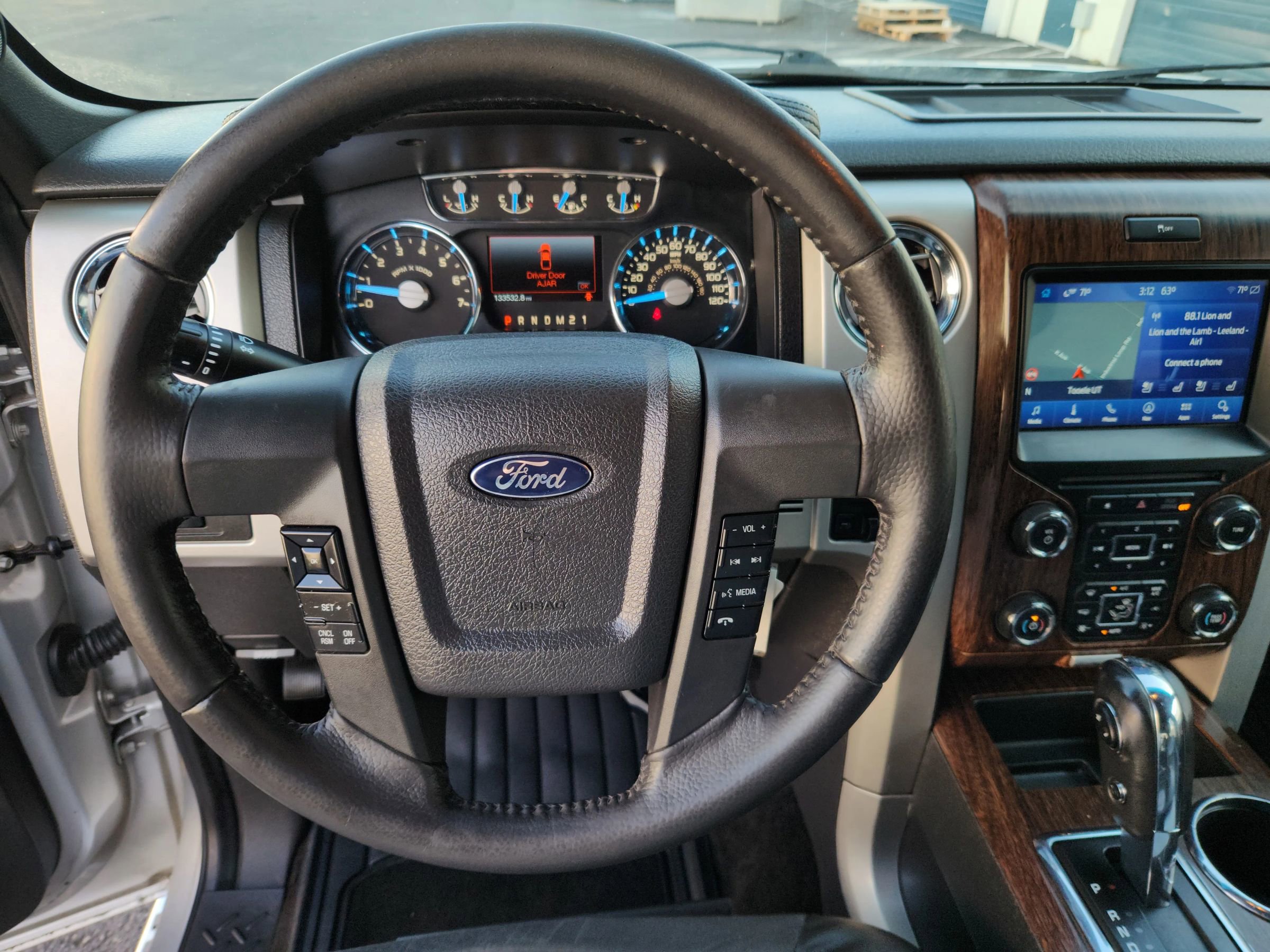 Used 2014 Ford F150 Lariat w/ Equipment Group 502A Luxury AWD/4WD image 10