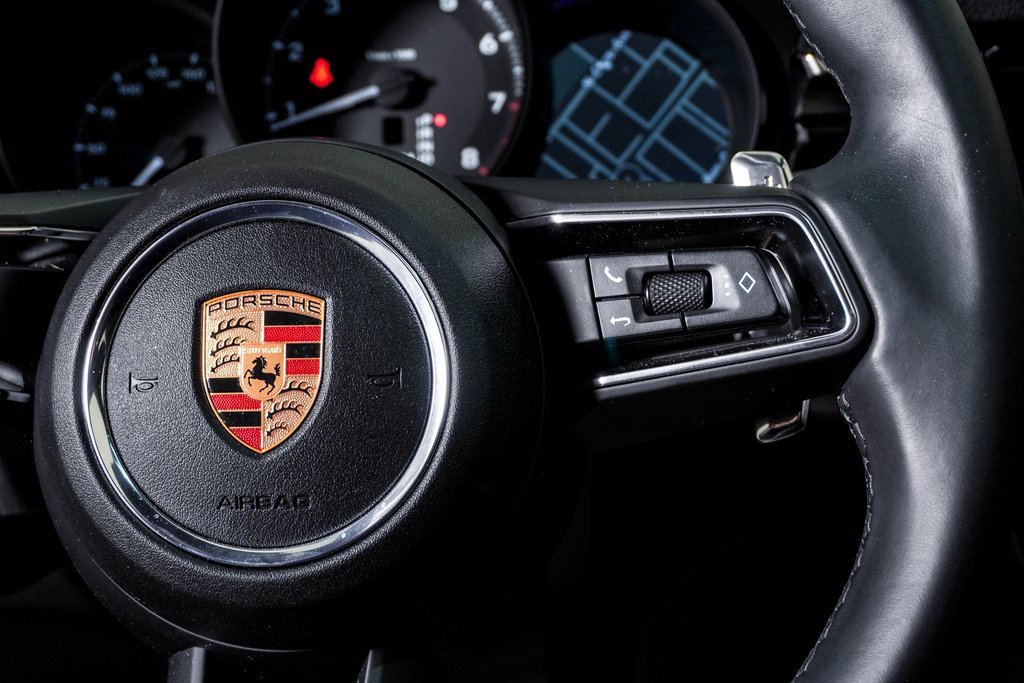 Certified 2025 Porsche Macan image 19