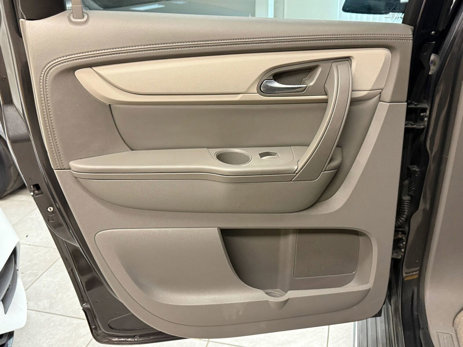 Used 2015 Chevrolet Traverse LS FWD image 17