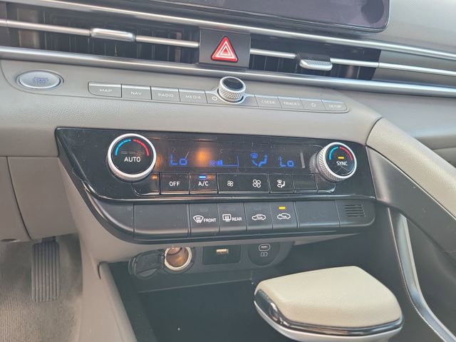 Used 2024 Hyundai Elantra SEL image 22