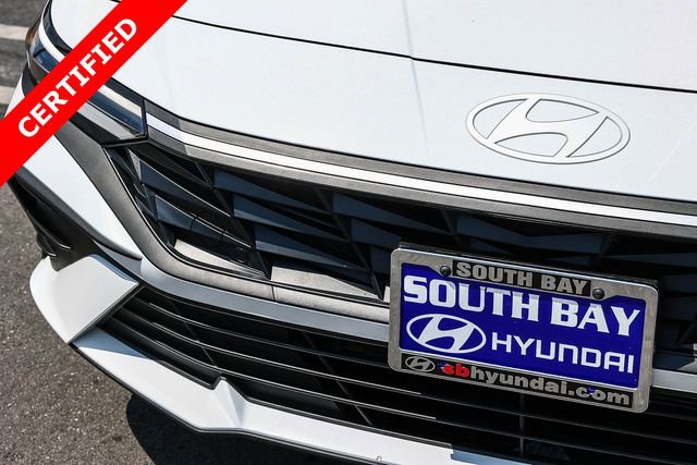 Certified 2025 Hyundai Elantra SEL FWD image 11