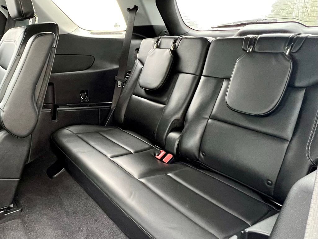 Used 2021 Ford Explorer XLT w/ Equipment Group 202A image 20