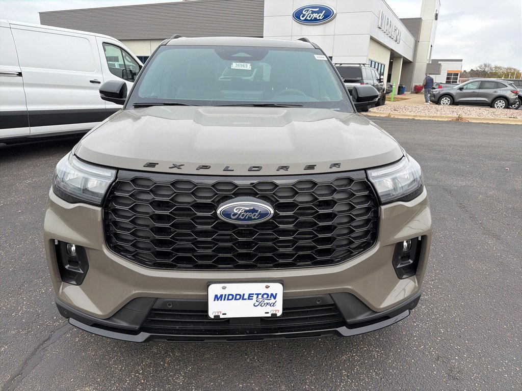 New 2026 Ford Explorer ST-Line w/ ST-Line Street Pack image 12