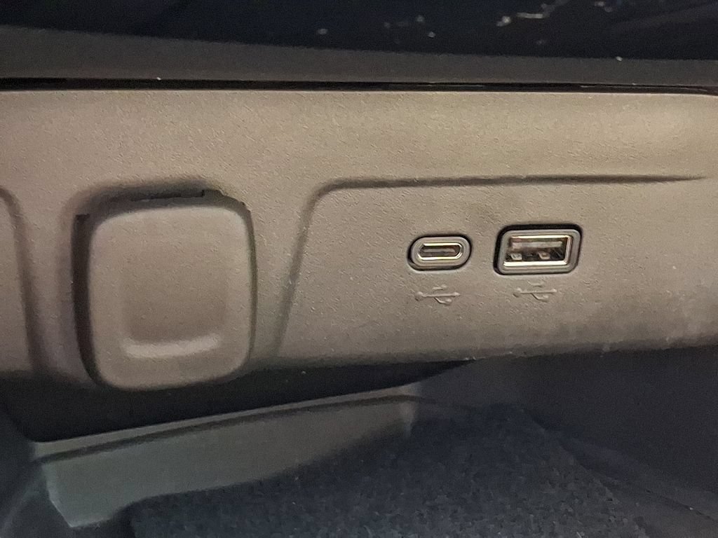 Used 2025 Chevrolet Trax ACTIV w/ Sunroof Package FWD image 29