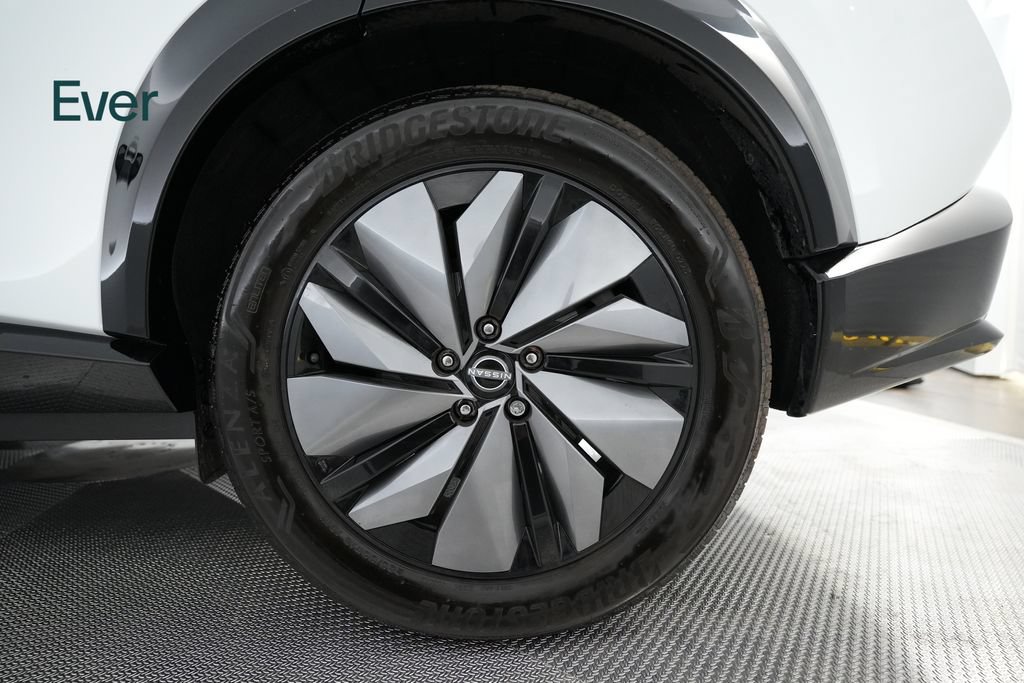 Used 2025 Nissan Ariya AWD image 9