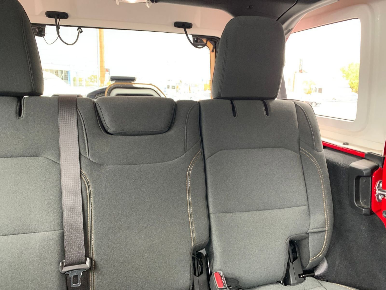 Used 2025 Jeep Wrangler Sahara image 36