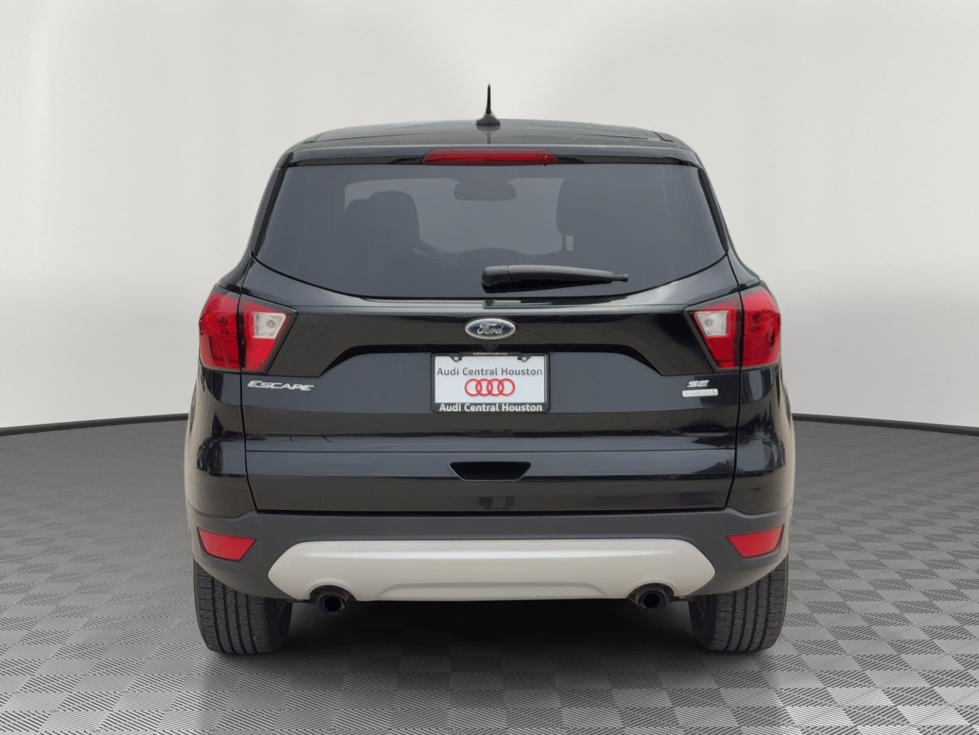 Used 2019 Ford Escape SE FWD image 10