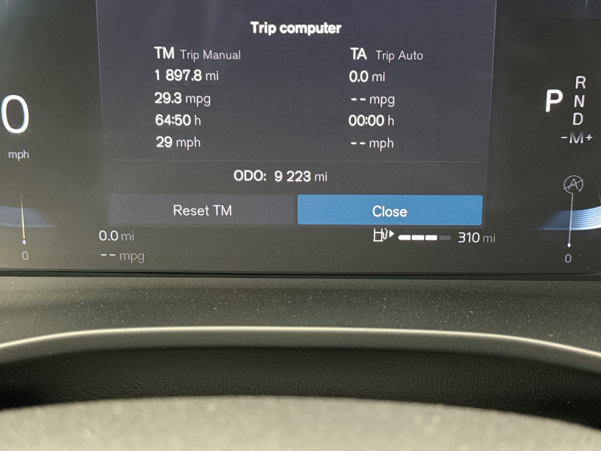 Used 2025 Volvo XC40 B5 Core AWD/4WD image 9