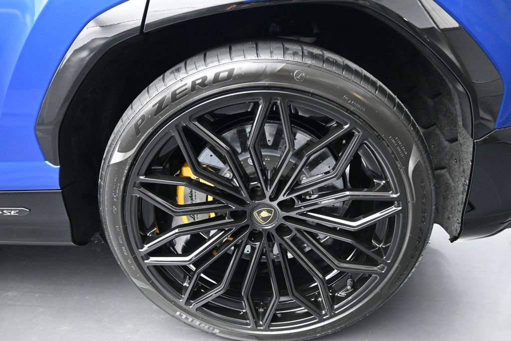 Used 2025 Lamborghini Urus SE AWD/4WD image 9