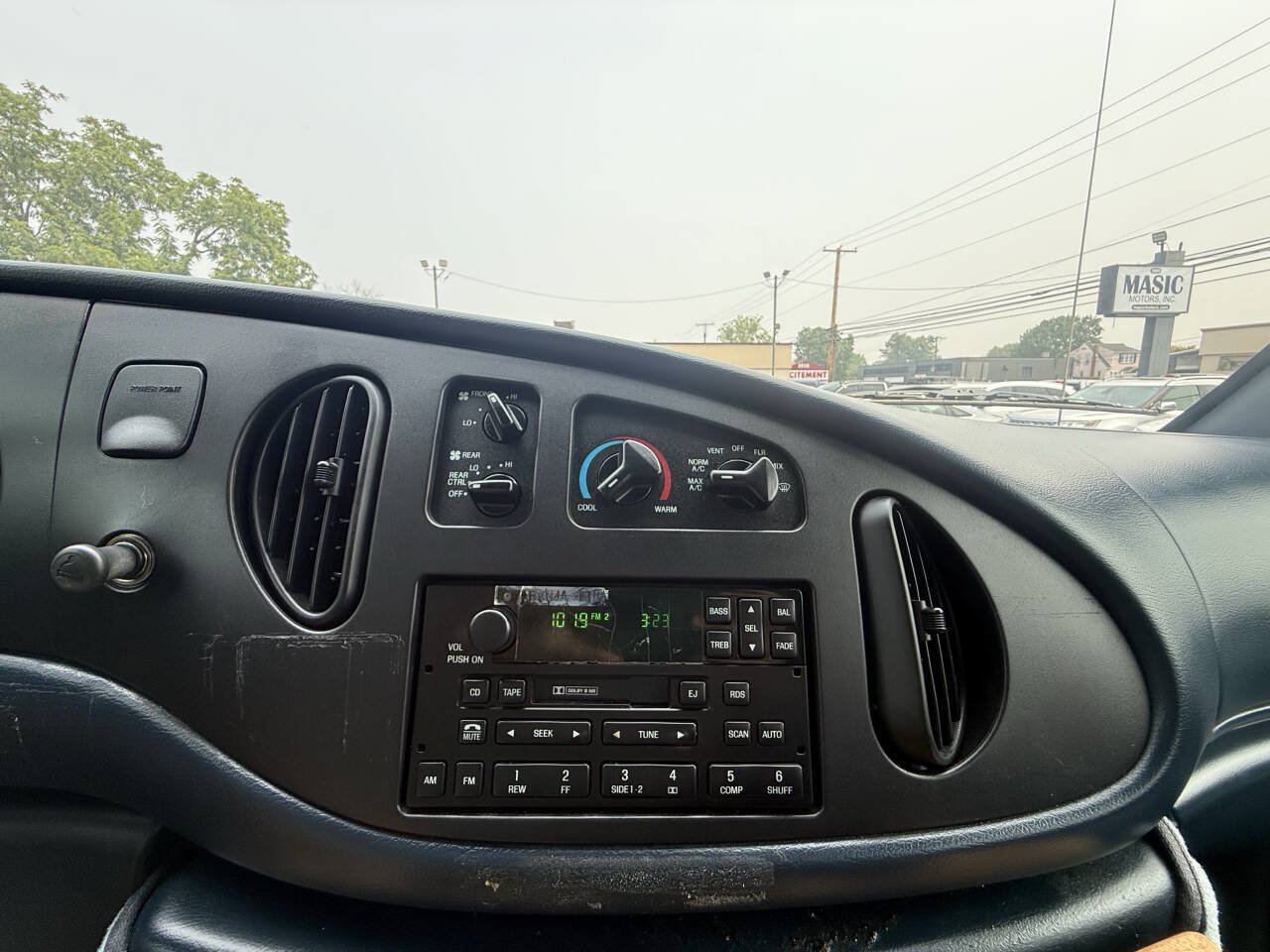 Used 1998 Ford E-150 and Econoline 150 RWD image 18