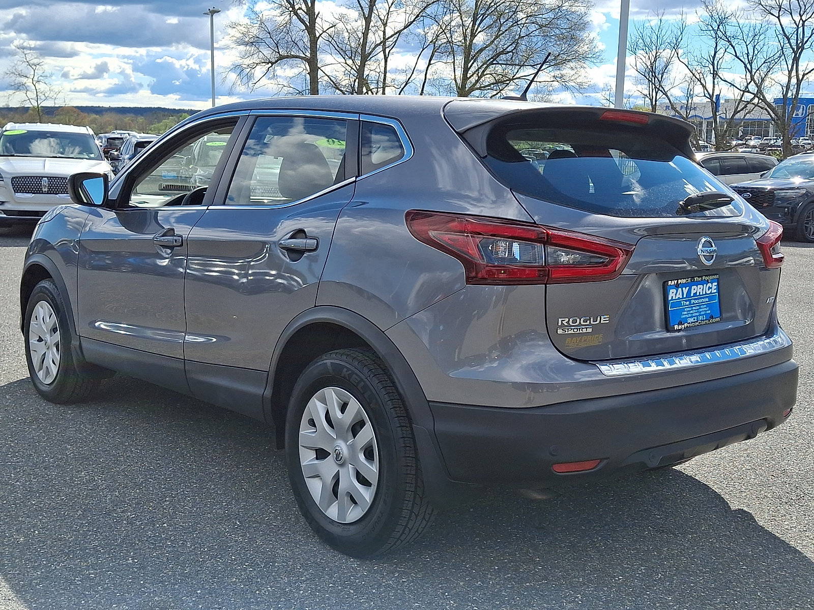 Used 2020 Nissan Rogue Sport S image 4