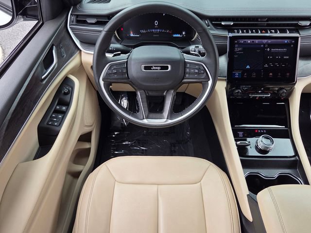 Used 2023 Jeep Grand Cherokee L Limited AWD/4WD image 14