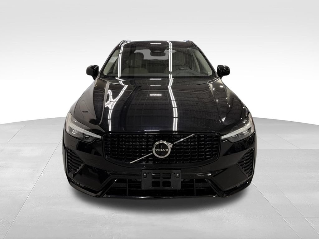 Used 2023 Volvo XC60 B5 Plus w/ Protection Package Premier AWD/4WD image 7