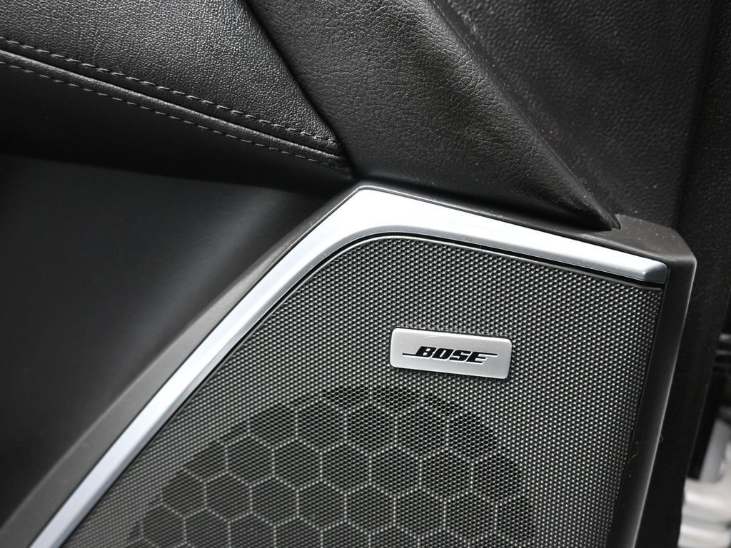 Used 2020 Cadillac Escalade Premium Luxury image 11