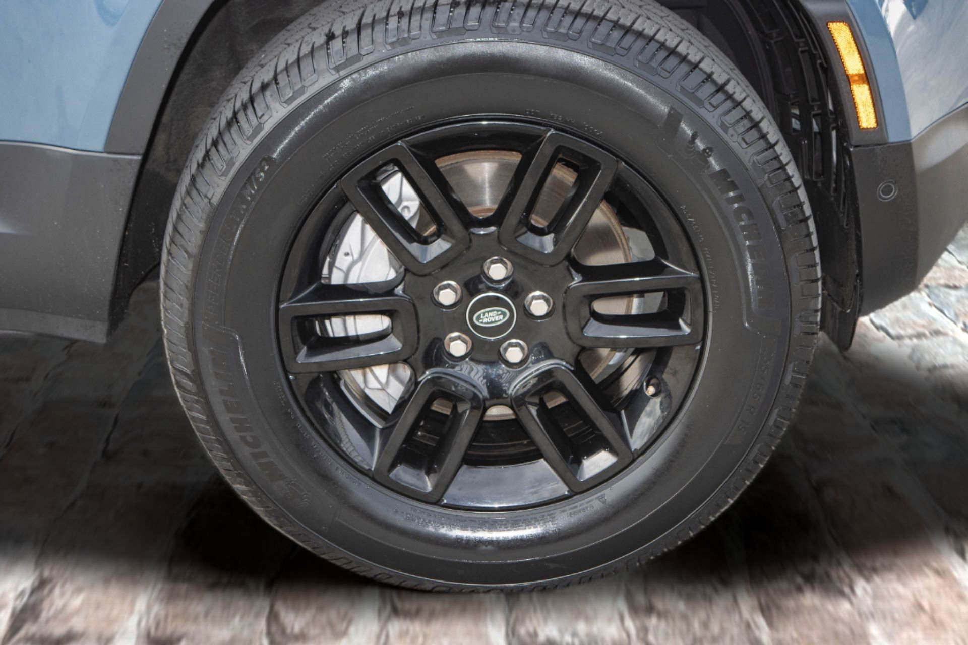 Used 2022 Land Rover Defender 110 SE image 39