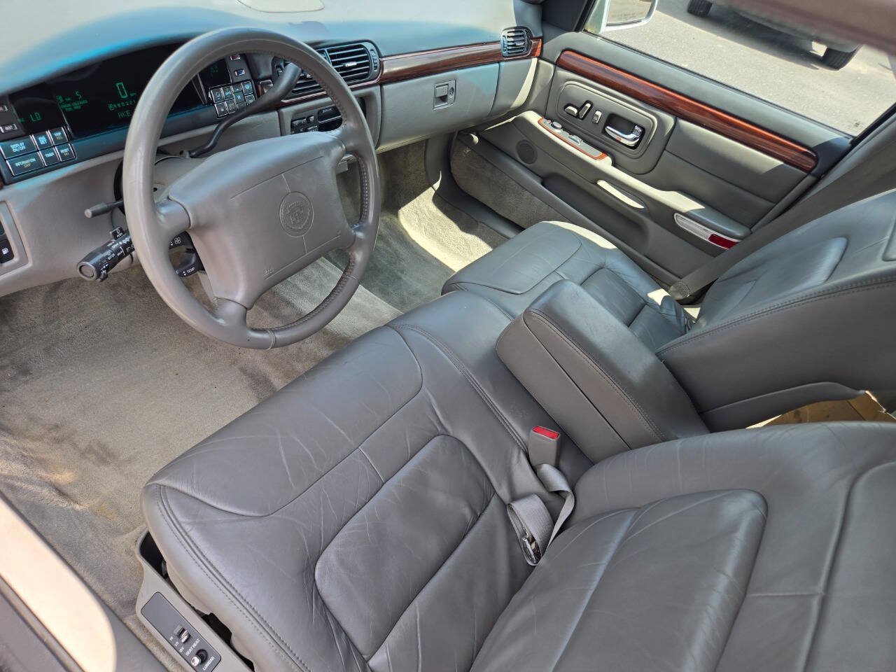 Used 1999 Cadillac De Ville w/ Comfort/Convenience Pkg FWD image 11