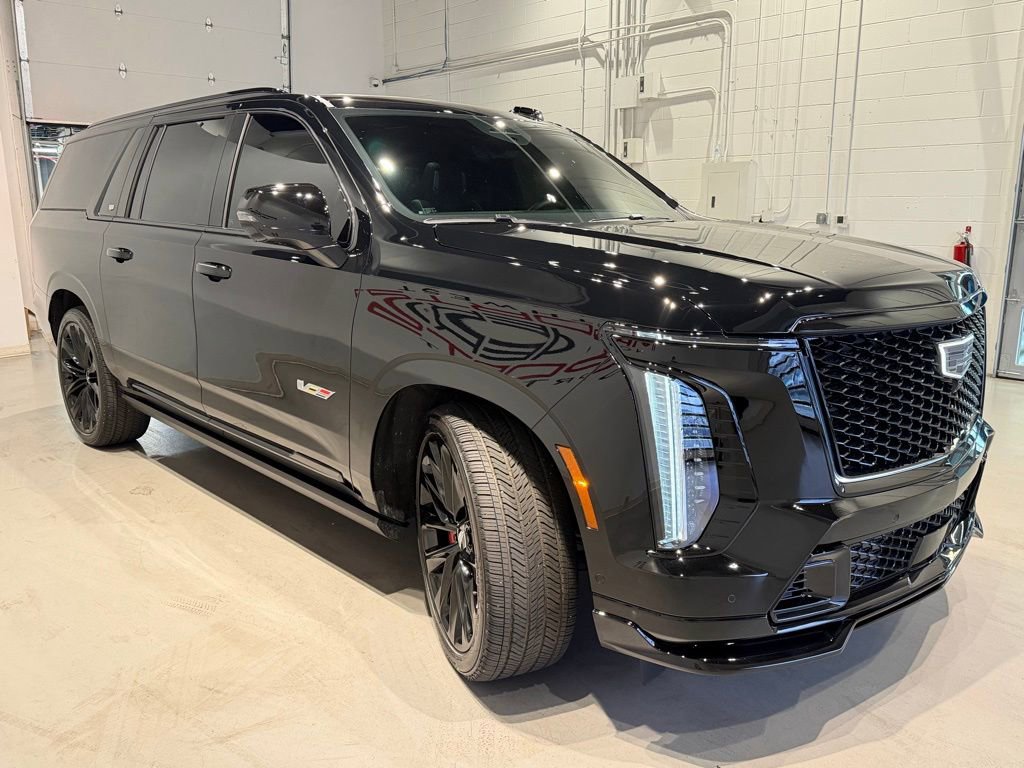 Used 2026 Cadillac Escalade ESV V image 4