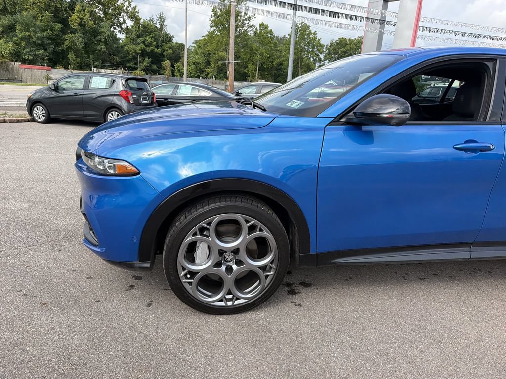 Used 2025 Alfa Romeo Tonale w/ Premium Package AWD/4WD image 9