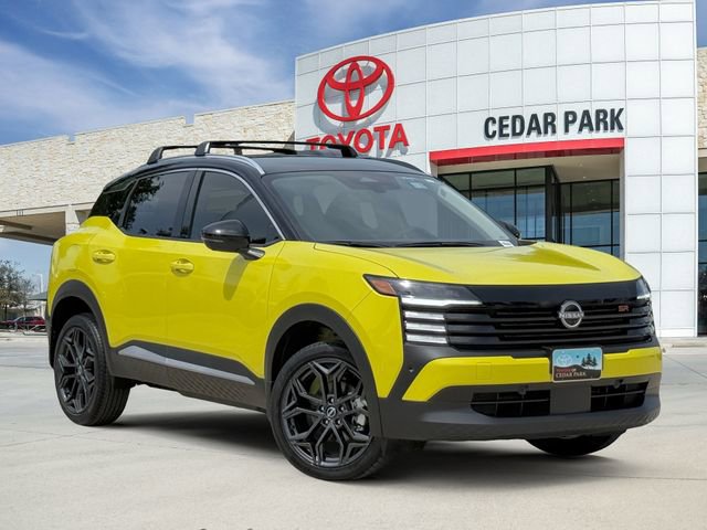 Used 2026 Nissan Kicks SR FWD image 1