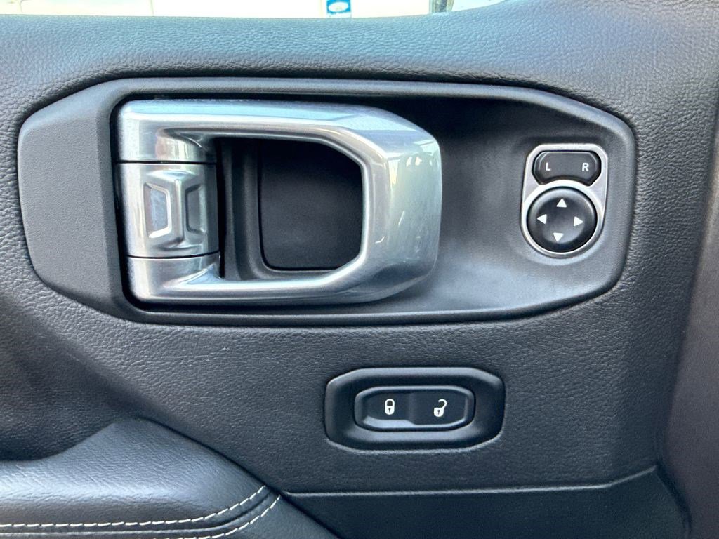 Used 2021 Jeep Wrangler Unlimited Sahara image 20
