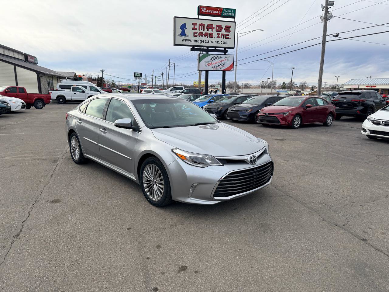Used 2016 Toyota Avalon Limited image 4