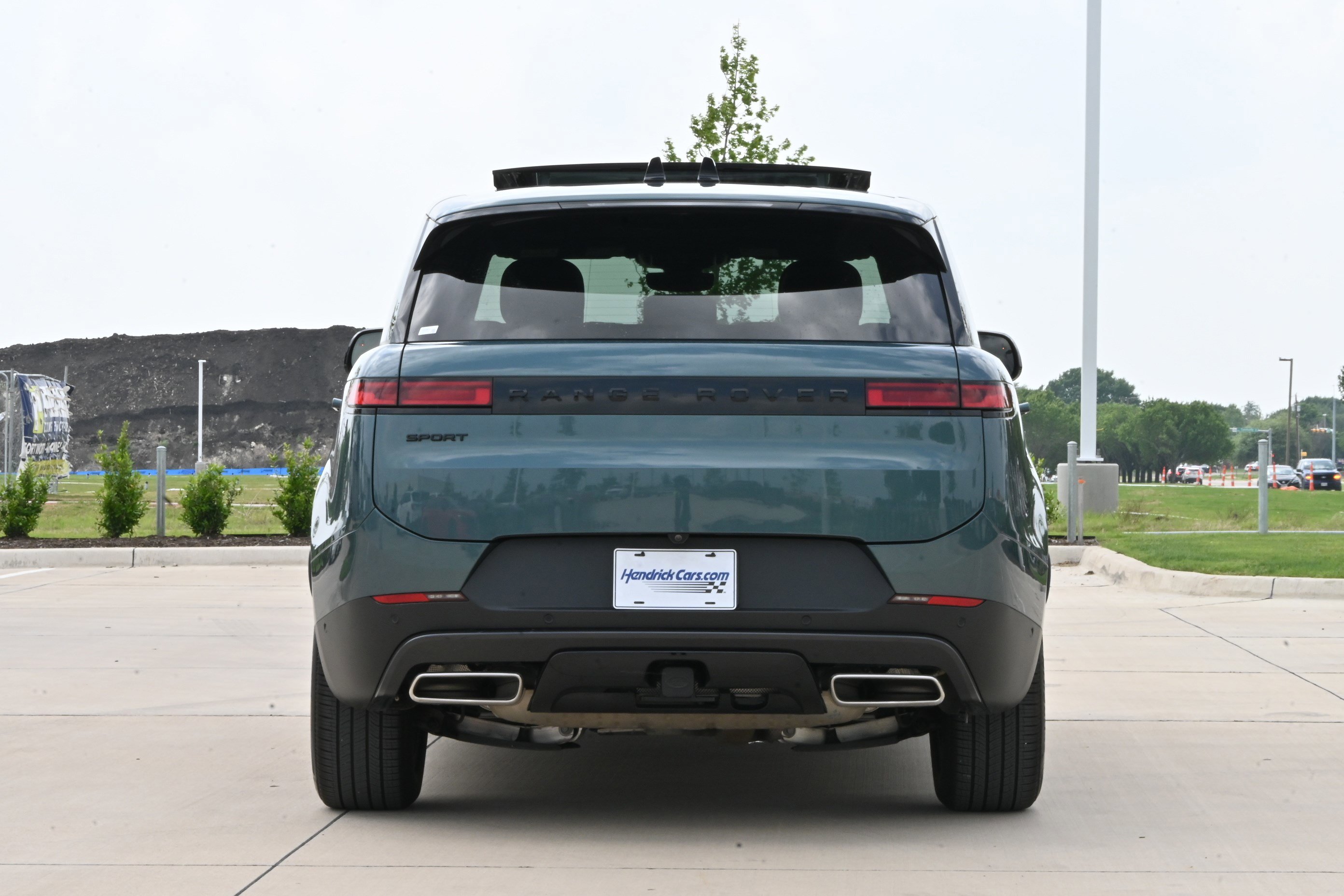 Used 2025 Land Rover Range Rover Sport SE AWD/4WD image 8