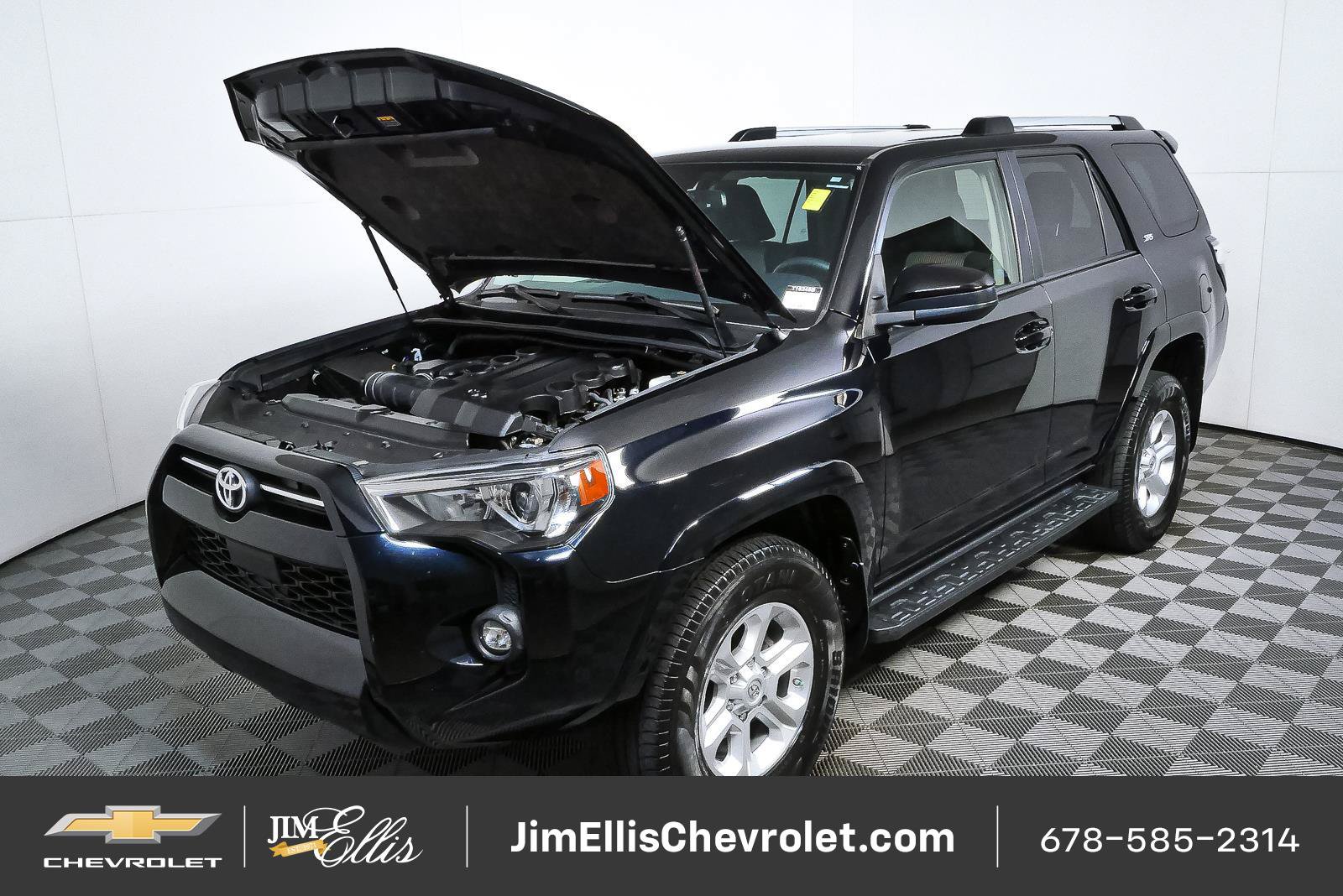 Used 2021 Toyota 4Runner SR5 AWD/4WD image 30
