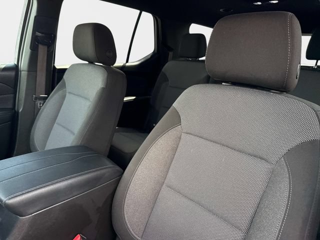 Used 2022 Chevrolet Traverse LT FWD image 18