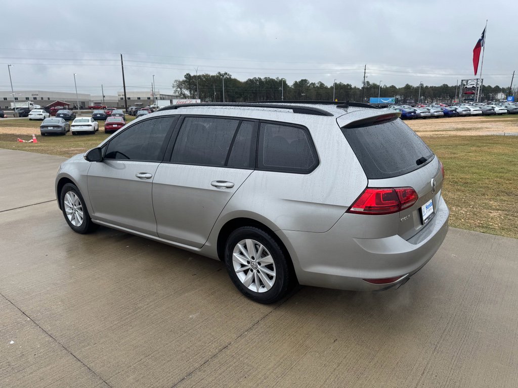 Used 2017 Volkswagen Golf S image 6