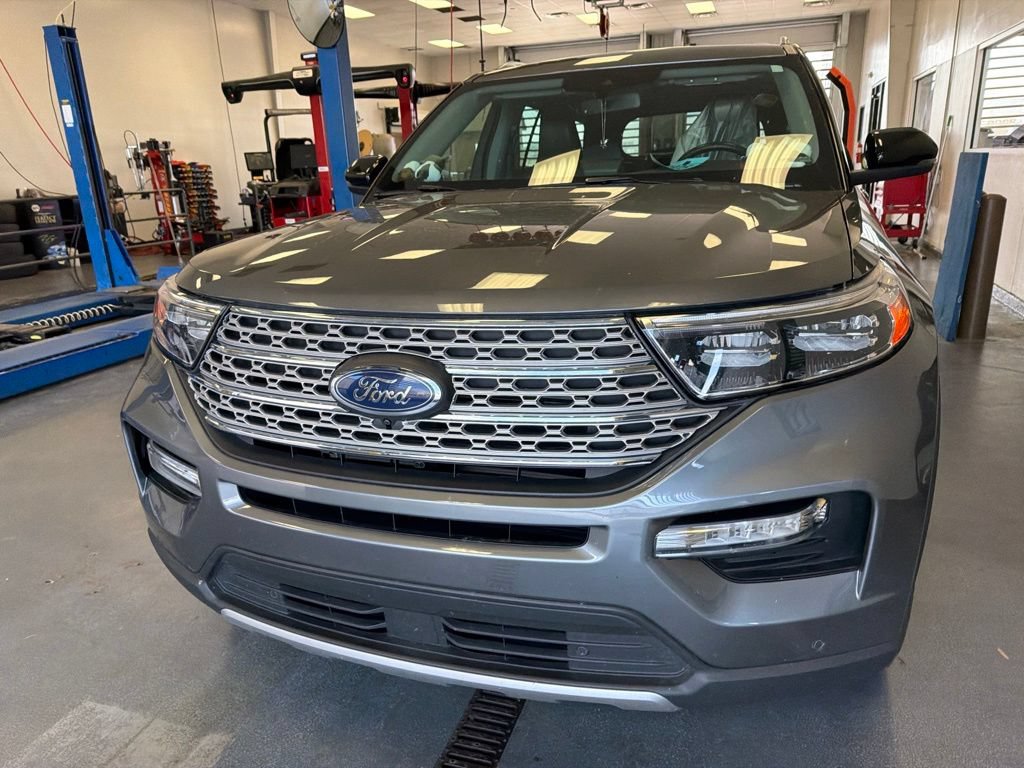Used 2023 Ford Explorer Limited w/ Limited Technology Package AWD/4WD image 5