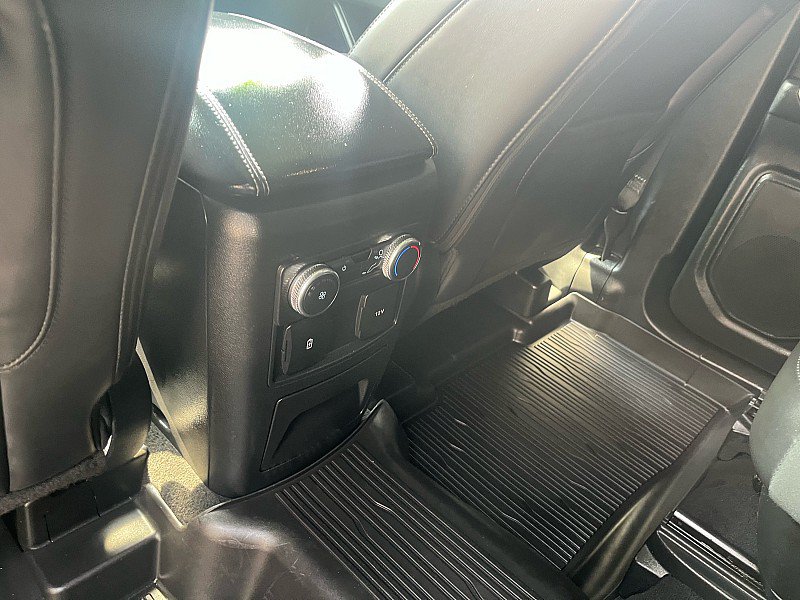 Used 2022 Ford Explorer XLT AWD/4WD image 18