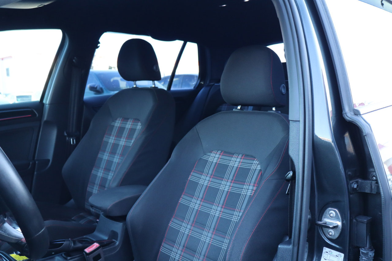 Used 2017 Volkswagen GTI Sport image 16